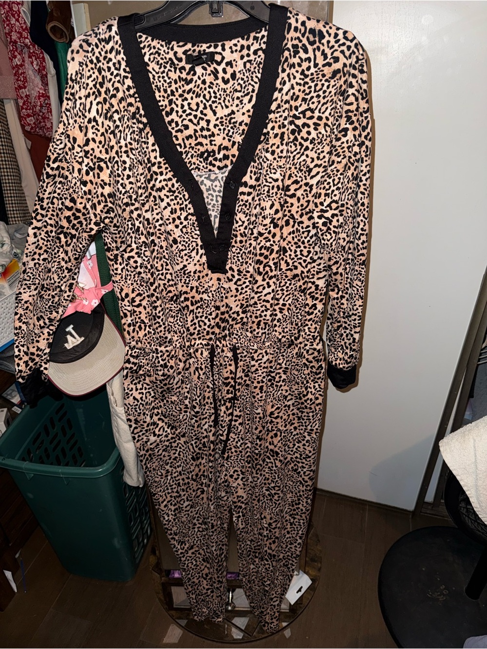 Simply Vera Vera Wang Kids Leopard-Print Pajama Jumpsuit in Tan and Black - Picture 2 of 3